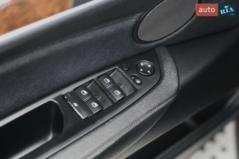 Внедорожник / Кроссовер BMW X5 2010 в Киеве