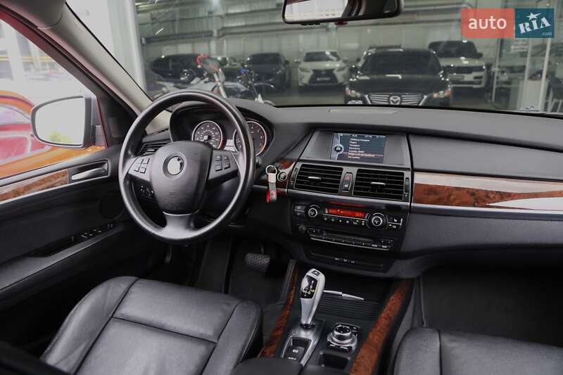 Внедорожник / Кроссовер BMW X5 2010 в Киеве