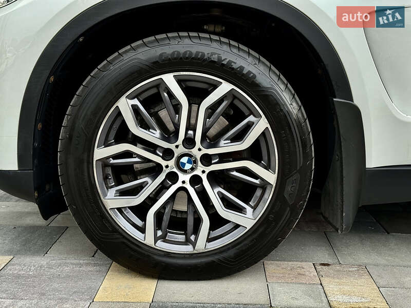 Внедорожник / Кроссовер BMW X5 2016 в Киеве