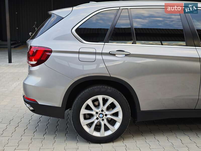 Внедорожник / Кроссовер BMW X5 2017 в Дубно