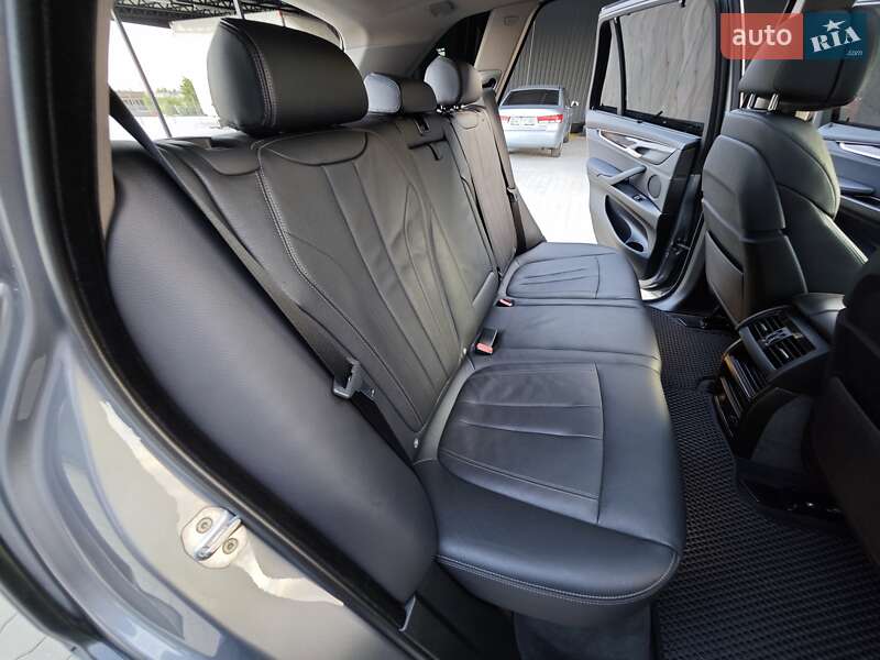 Внедорожник / Кроссовер BMW X5 2017 в Дубно