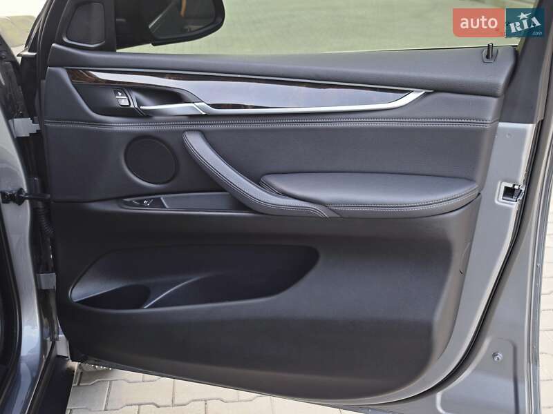 Внедорожник / Кроссовер BMW X5 2017 в Дубно