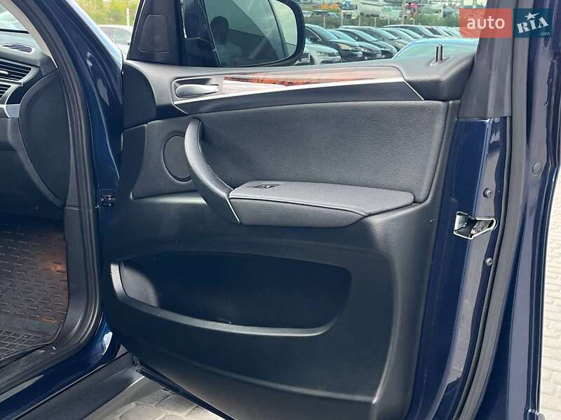 Внедорожник / Кроссовер BMW X5 2012 в Львове