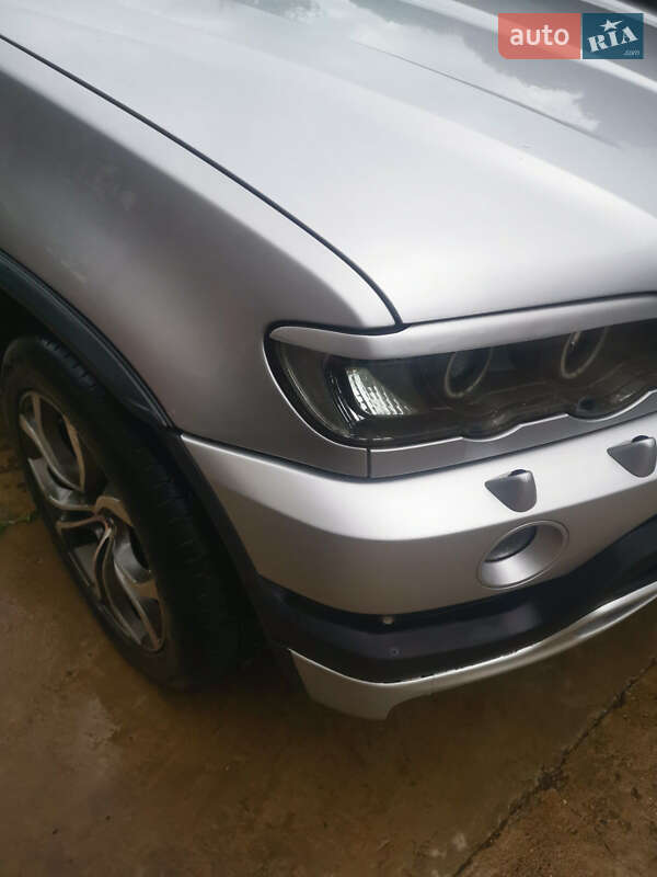 Внедорожник / Кроссовер BMW X5 2003 в Кицмани