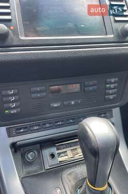 Внедорожник / Кроссовер BMW X5 2004 в 