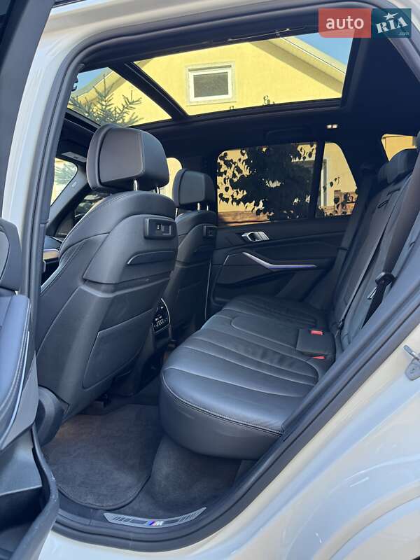 Внедорожник / Кроссовер BMW X5 2020 в Нововолынске