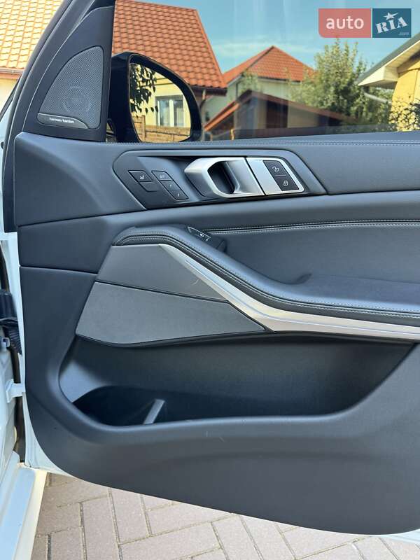 Внедорожник / Кроссовер BMW X5 2020 в Нововолынске