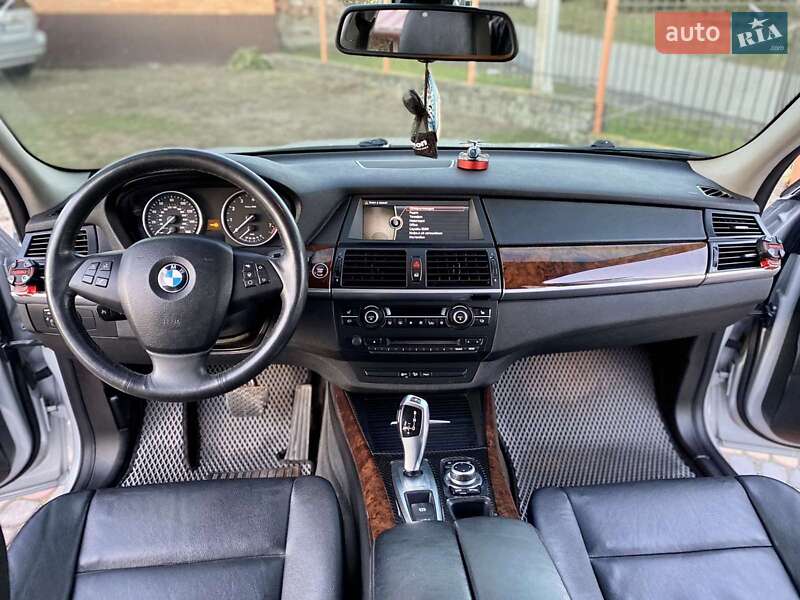 Внедорожник / Кроссовер BMW X5 2010 в Виннице