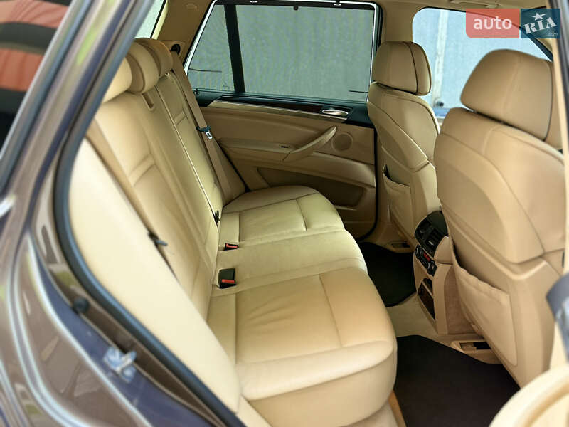 Позашляховик / Кросовер BMW X5 2011 в Харкові