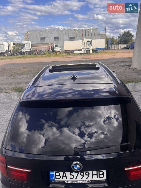 Внедорожник / Кроссовер BMW X5 2010 в Александрие