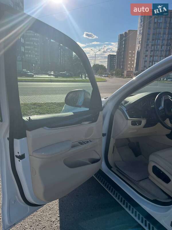 Внедорожник / Кроссовер BMW X5 2015 в Черкассах