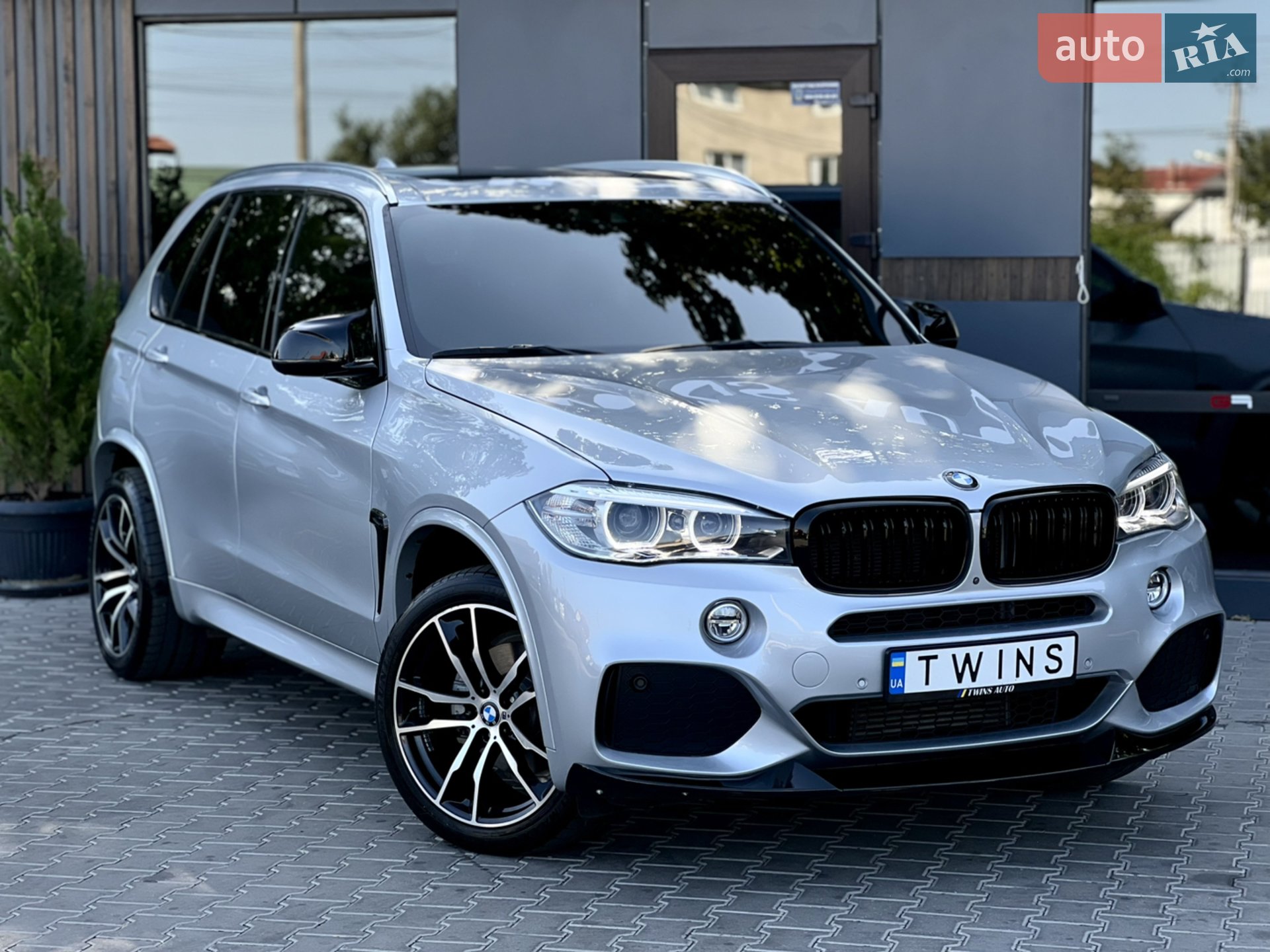 2017 BMW X5 - мініатюра 3