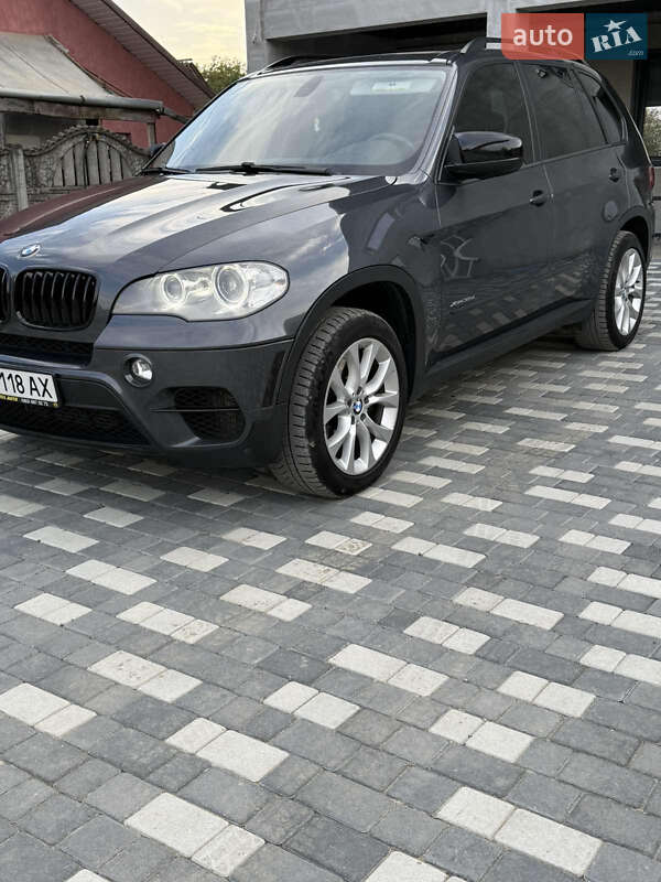 Позашляховик / Кросовер BMW X5 2012 в Чернівцях