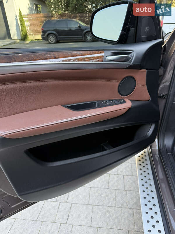 Внедорожник / Кроссовер BMW X5 2012 в Львове