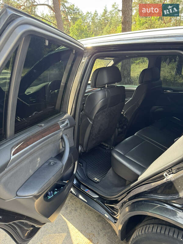 Внедорожник / Кроссовер BMW X5 2011 в Тараще