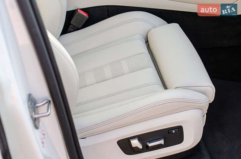 Внедорожник / Кроссовер BMW X5 2022 в Киеве