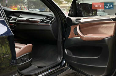 Позашляховик / Кросовер BMW X5 2011 в 