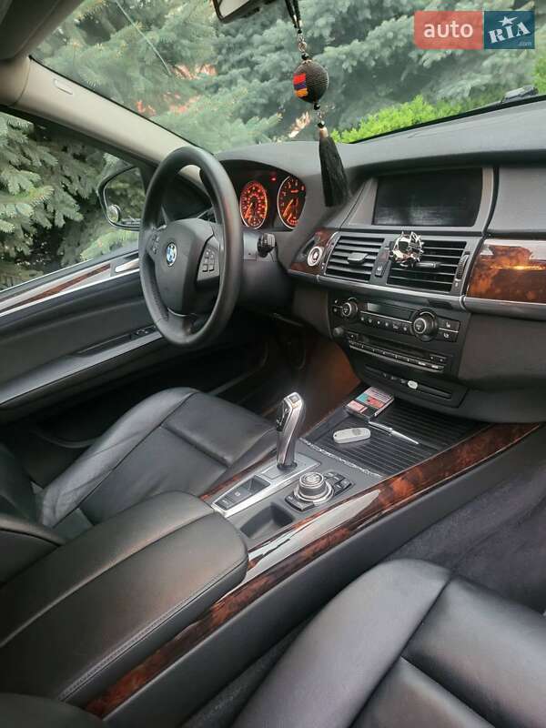 Внедорожник / Кроссовер BMW X5 2013 в Запорожье
