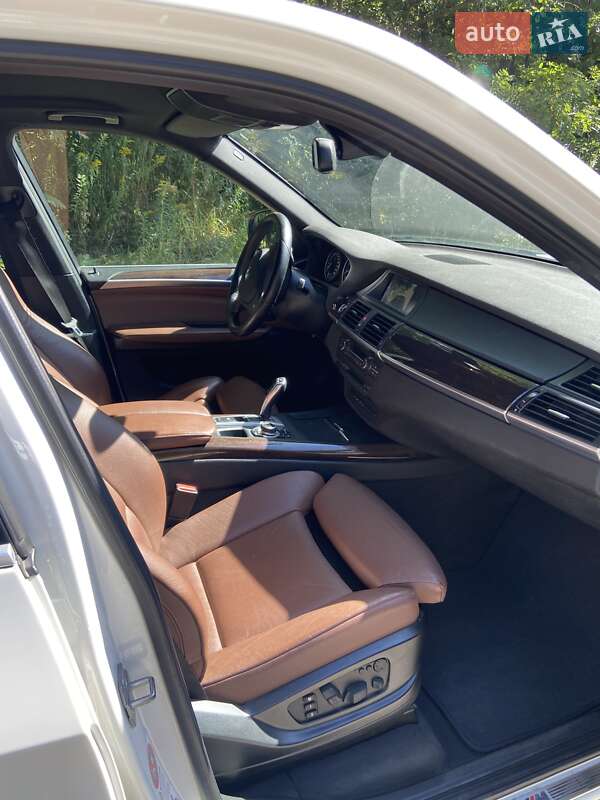 Внедорожник / Кроссовер BMW X5 2012 в Киеве