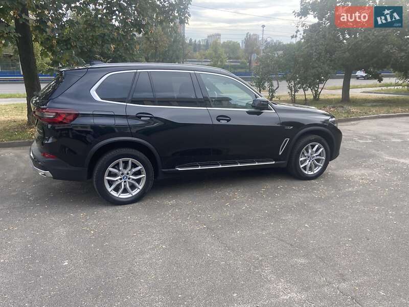 Внедорожник / Кроссовер BMW X5 2022 в Киеве