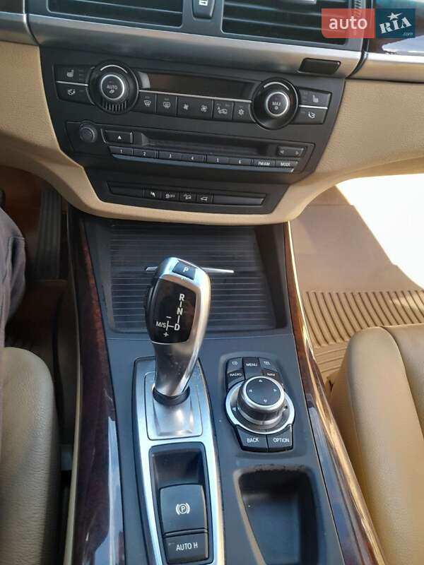 Внедорожник / Кроссовер BMW X5 2012 в Калуше