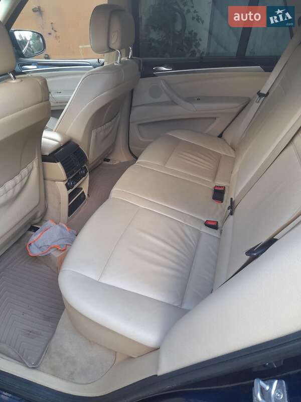 Внедорожник / Кроссовер BMW X5 2012 в Калуше