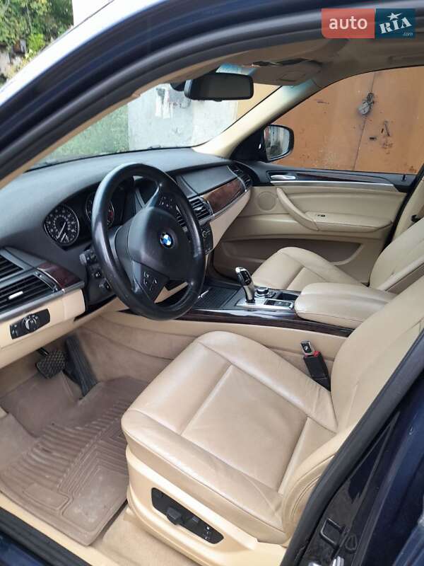 Внедорожник / Кроссовер BMW X5 2012 в Калуше