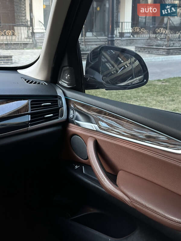Внедорожник / Кроссовер BMW X5 2015 в Киеве