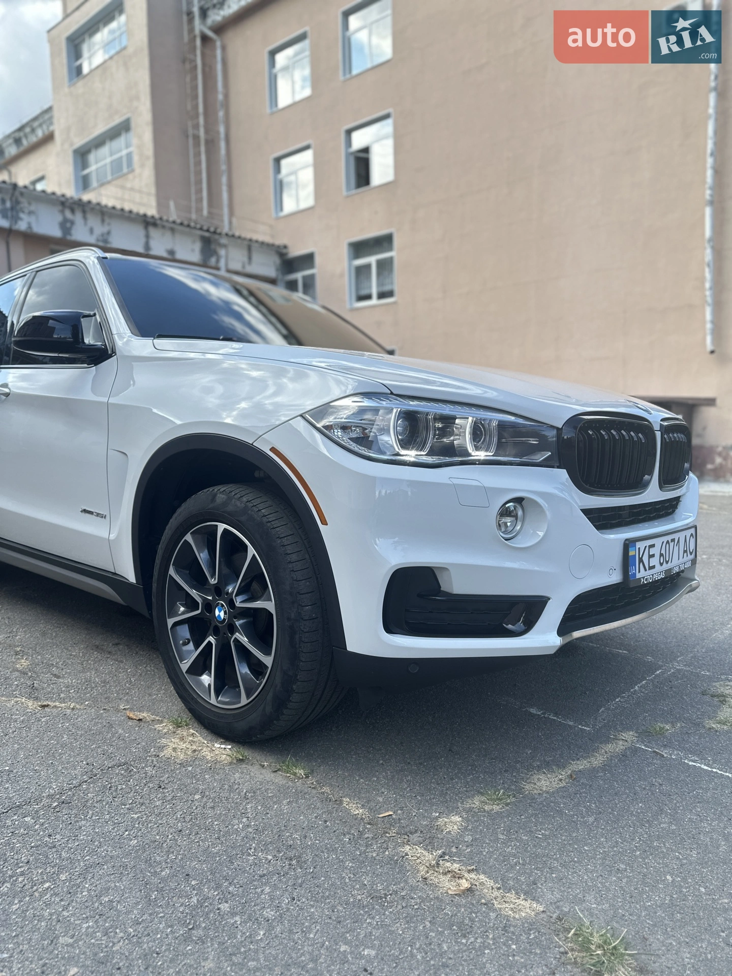 2016 BMW X5 - мініатюра 2