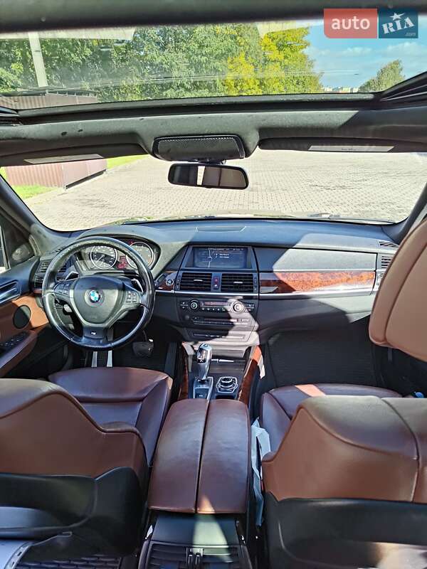 Внедорожник / Кроссовер BMW X5 2012 в Черновцах