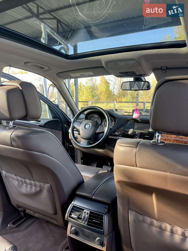 Внедорожник / Кроссовер BMW X5 2012 в Сокале