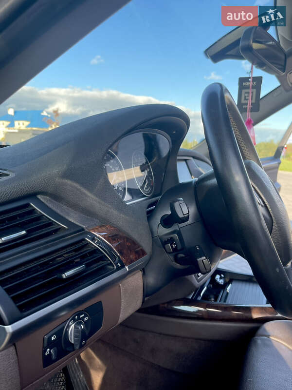 Внедорожник / Кроссовер BMW X5 2012 в Сокале