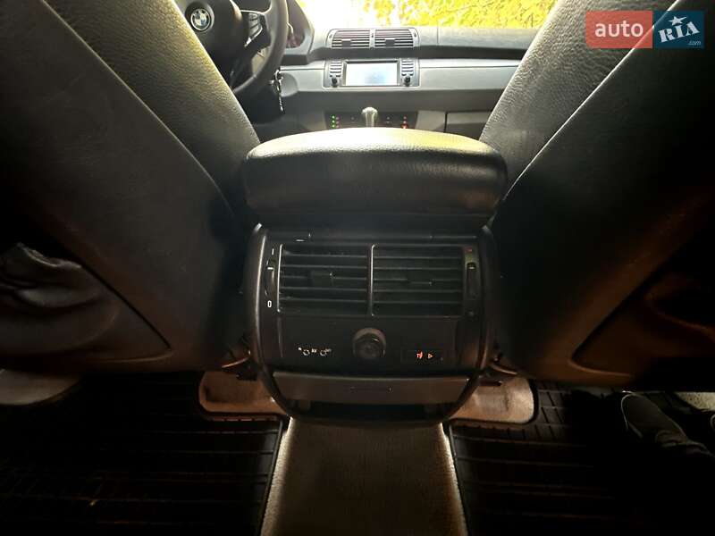 Внедорожник / Кроссовер BMW X5 2004 в Умани