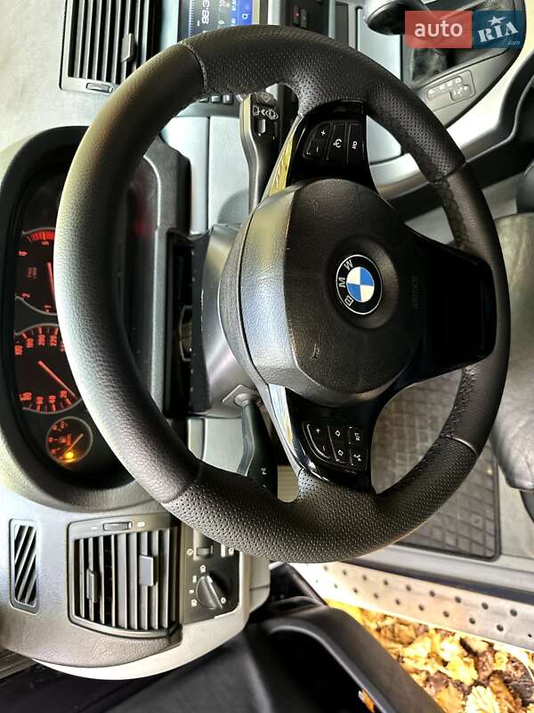 Внедорожник / Кроссовер BMW X5 2004 в Умани