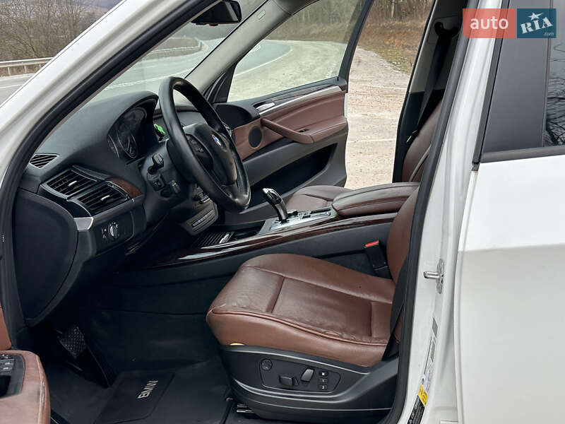 Внедорожник / Кроссовер BMW X5 2010 в Тернополе