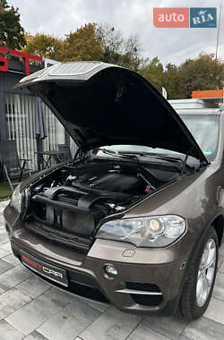 Позашляховик / Кросовер BMW X5 2010 в  фото 36 Позашляховик / Кросовер BMW X5 2010 в