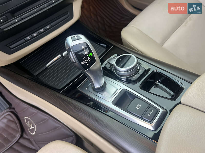 Позашляховик / Кросовер BMW X5 2011 в Києві