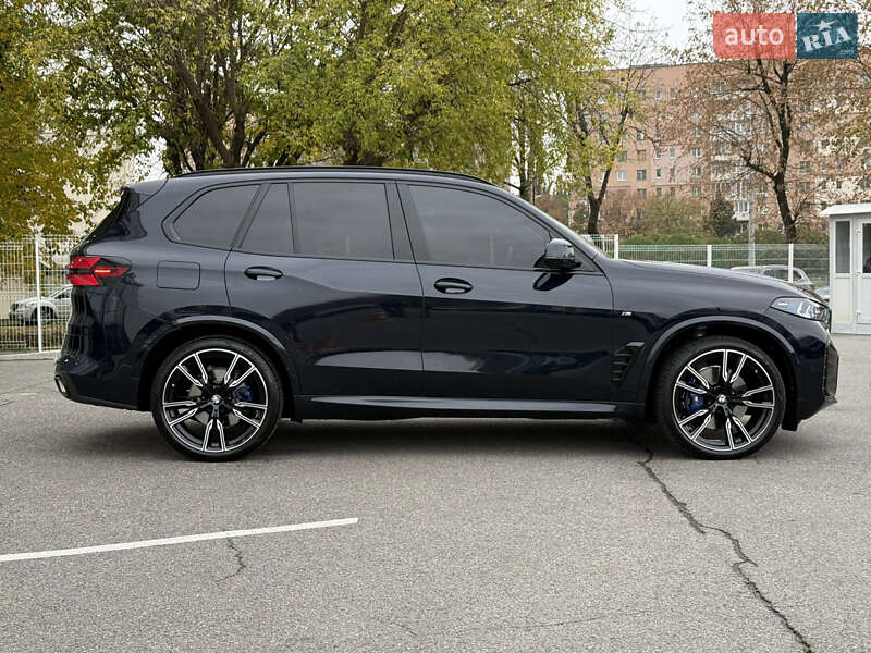 Внедорожник / Кроссовер BMW X5 2024 в Харькове