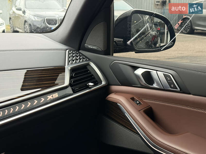 Внедорожник / Кроссовер BMW X5 2024 в Харькове