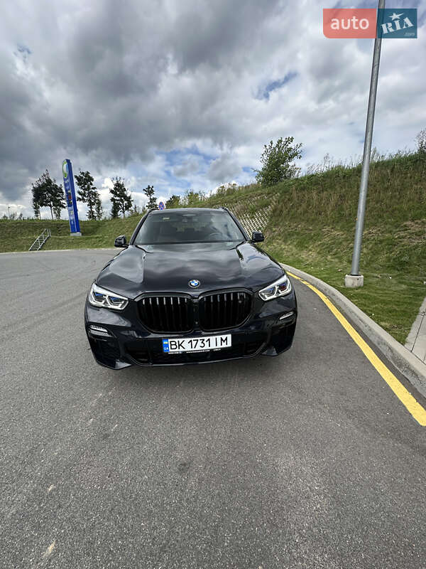 Внедорожник / Кроссовер BMW X5 2019 в Сарнах