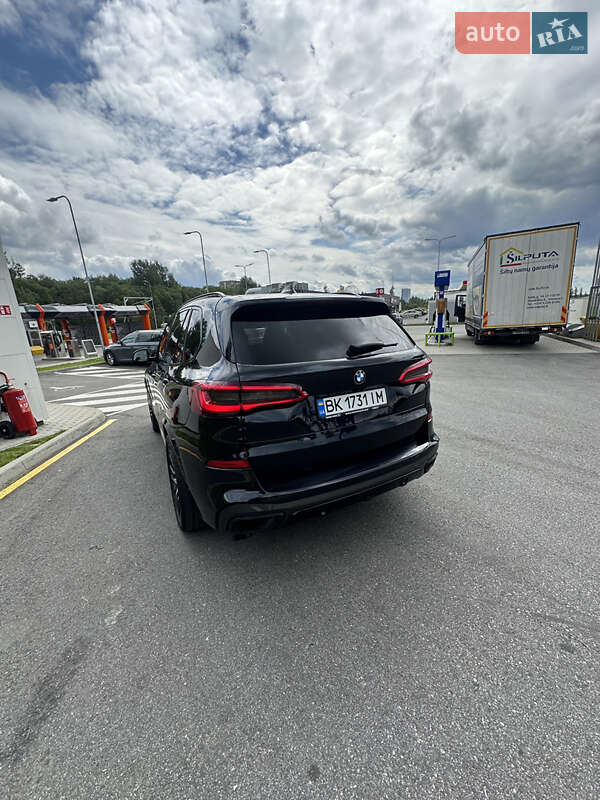 Внедорожник / Кроссовер BMW X5 2019 в Сарнах