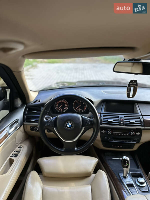 Внедорожник / Кроссовер BMW X5 2008 в Ужгороде