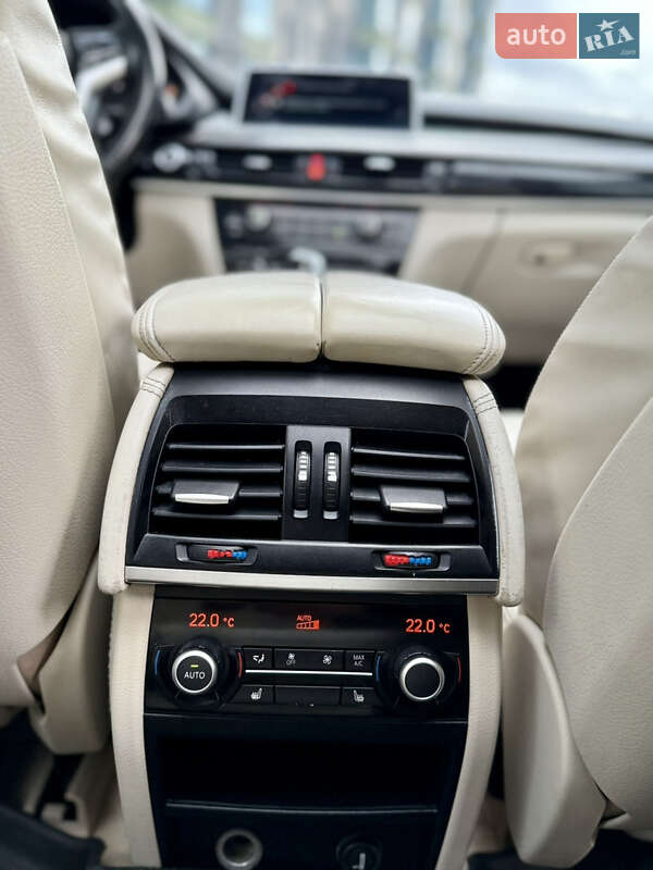 Позашляховик / Кросовер BMW X5 2015 в Києві