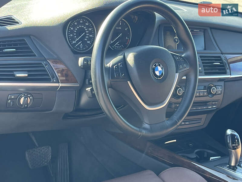 Позашляховик / Кросовер BMW X5 2012 в Рівному