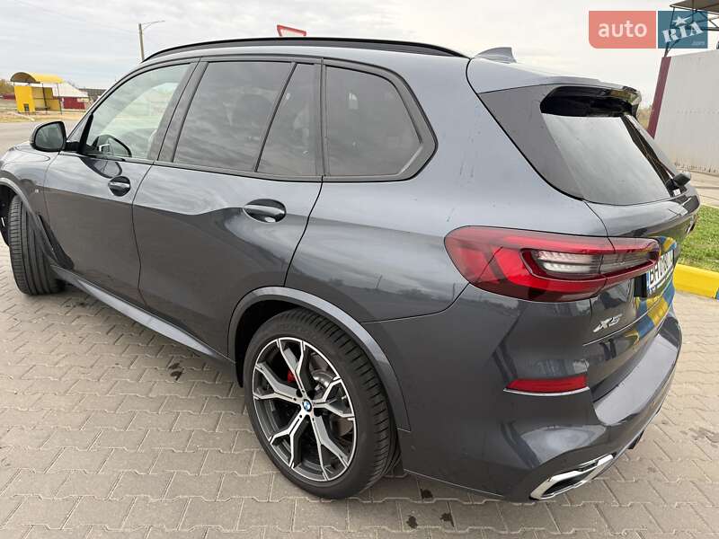 Внедорожник / Кроссовер BMW X5 2022 в Болграде