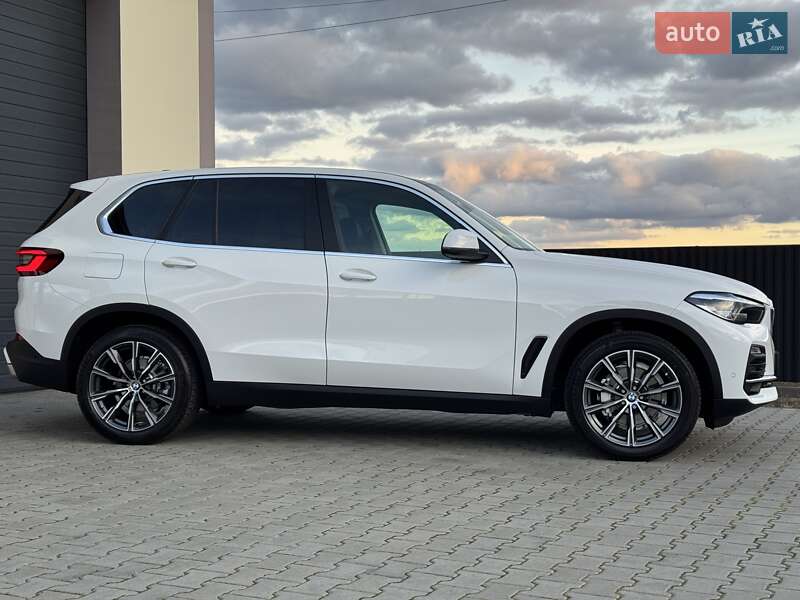 Позашляховик / Кросовер BMW X5 2021 в Стрию