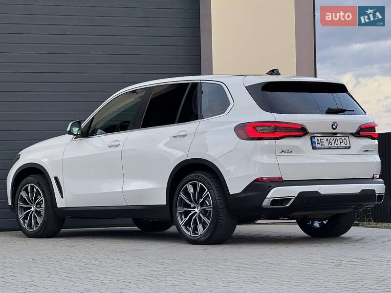 Позашляховик / Кросовер BMW X5 2021 в Стрию