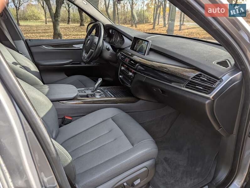 Позашляховик / Кросовер BMW X5 2017 в Луцьку