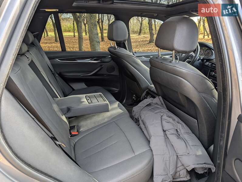 Позашляховик / Кросовер BMW X5 2017 в Луцьку