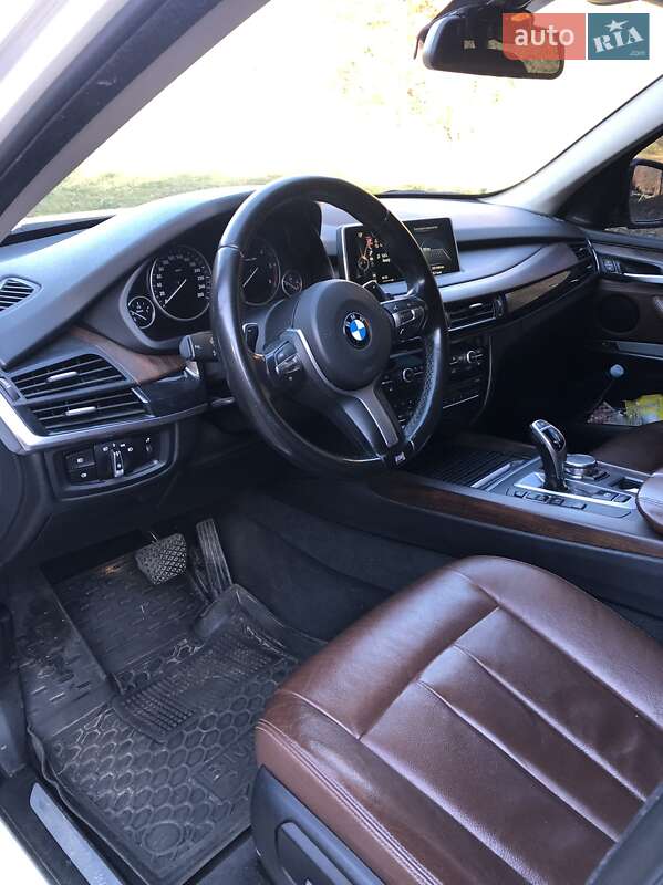 Внедорожник / Кроссовер BMW X5 2015 в Хусте